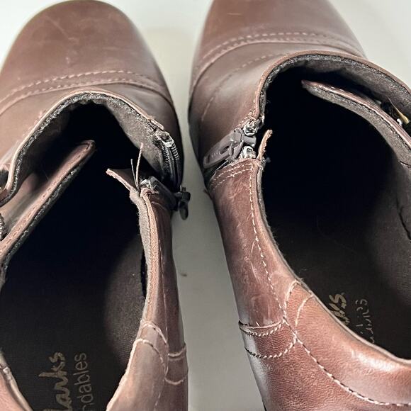 Clarks Women's Brown Booties Size 7.5M Bendable Leather Double Monk Strap Heels - Picture 10 of 11